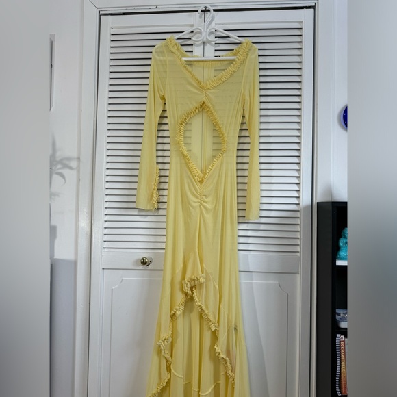 NWT Yellow Ruffle Trim Ruched Cut Out Maxi Dress - Picture 7 of 10